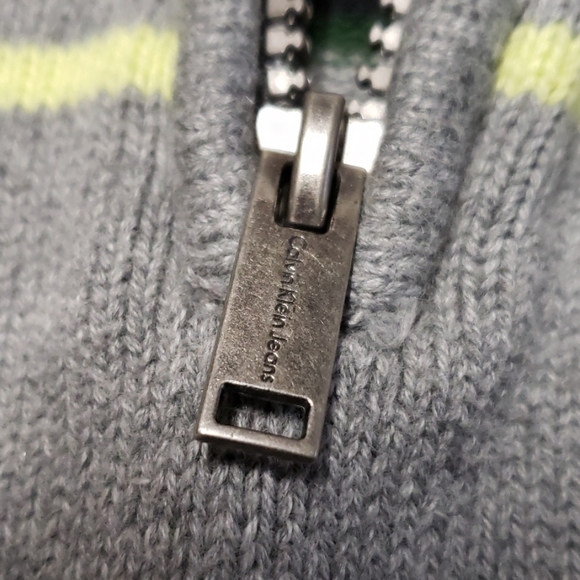 Sweater - Picture 6 of 8